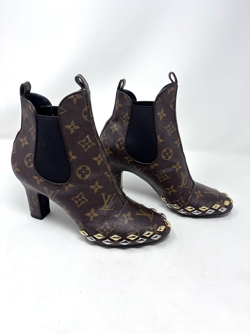 Louis Vuitton Eldorado Monogram Canvas Chelsea Pull On Heel Ankle Bootie size 39